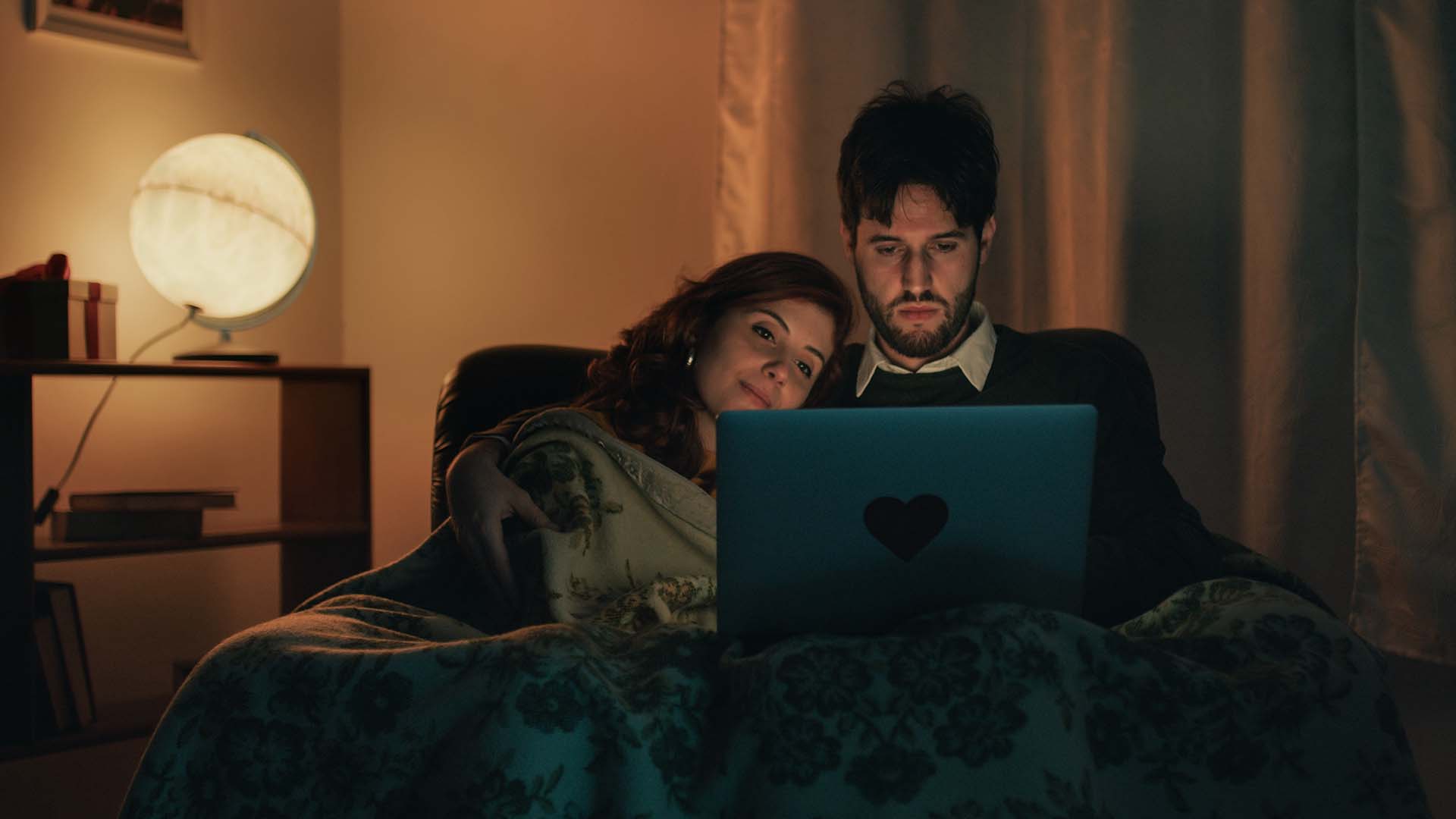 Erfahrungen mit Bettbeziehung – Wie schütze ich meine Privatsphäre beim Online-Chatten?